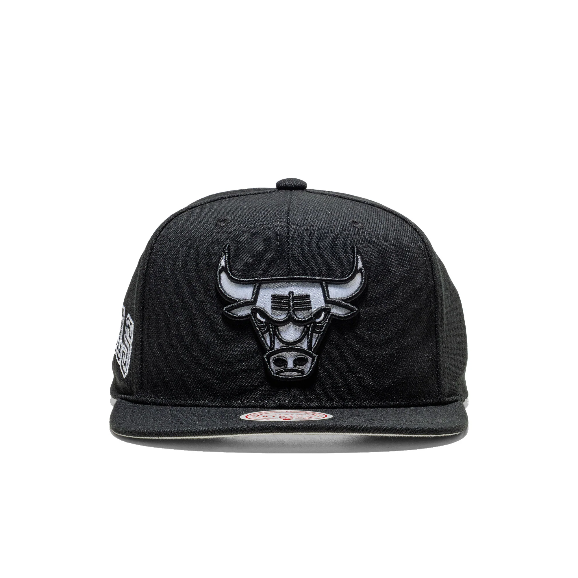 Mitchell & Ness Evergreen Black/White Snapback Bulls