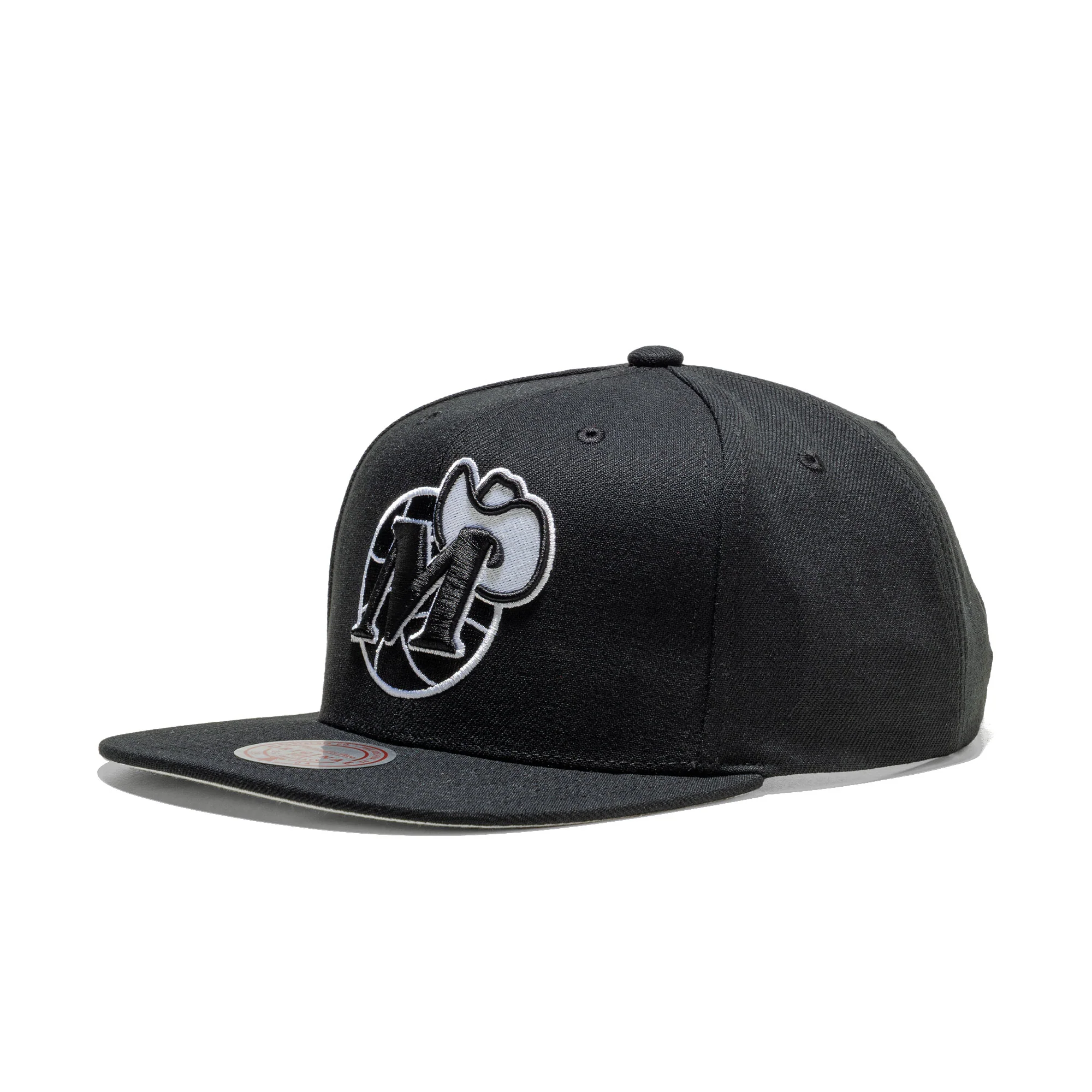 Mitchell & Ness Evergreen Black/White Snapback Mavericks - Image 2