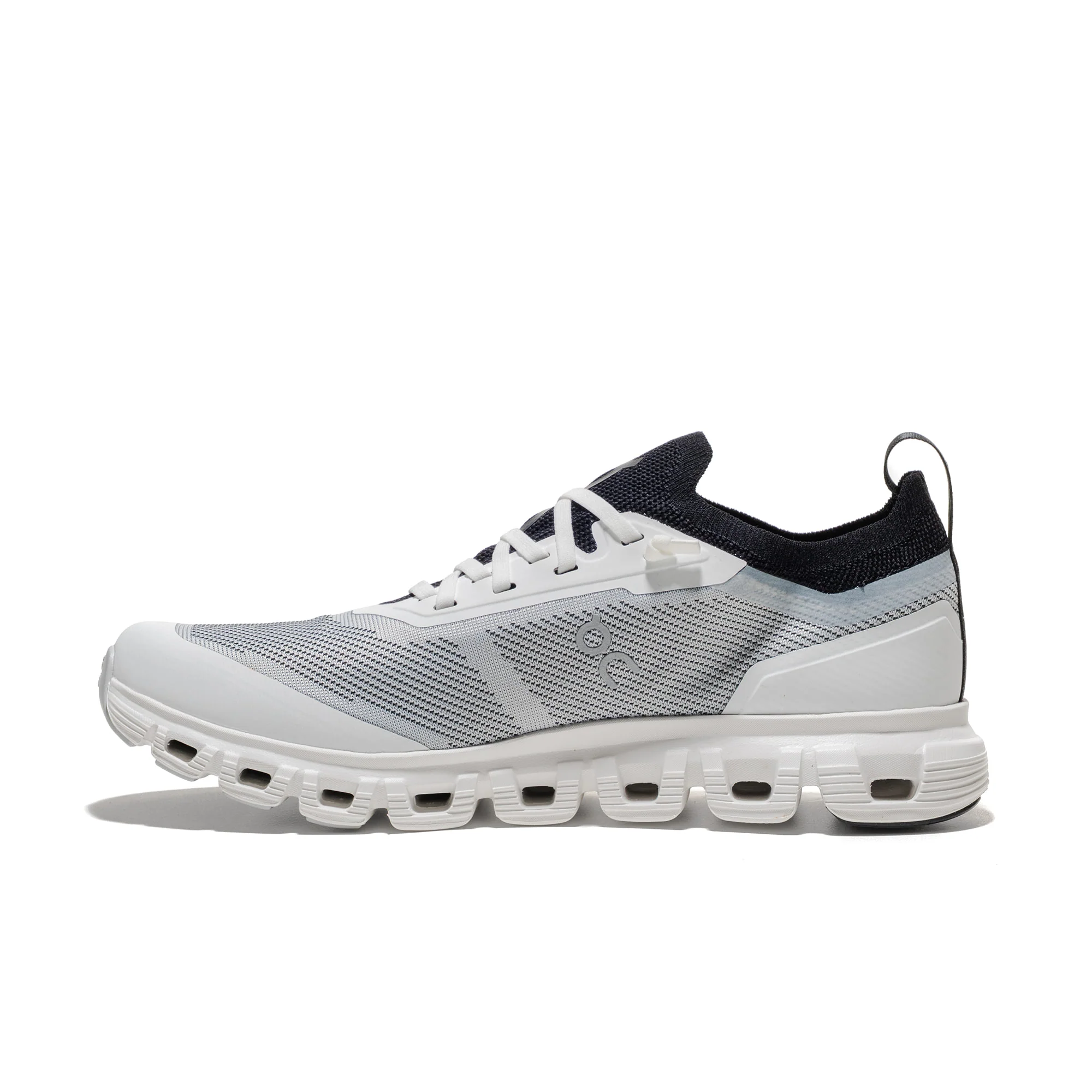 On Running Cloud 6 Versa White/Black - Image 2